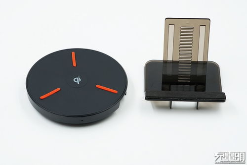 立式无线充电器需求激增 市场新风向与iPhone新品的融合升级